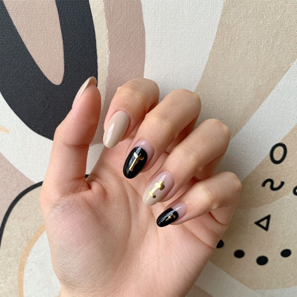 Abstract nail idea 13