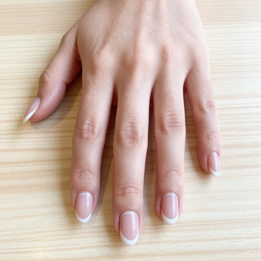 Almond nails design idea 4