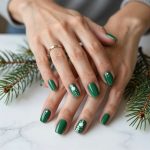 15 Best Christmas Gel Nail Ideas