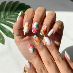 15 Best Flowers Nail Inspo